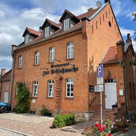 Appartments Zur Schlosswache Delitzsch Esterno foto