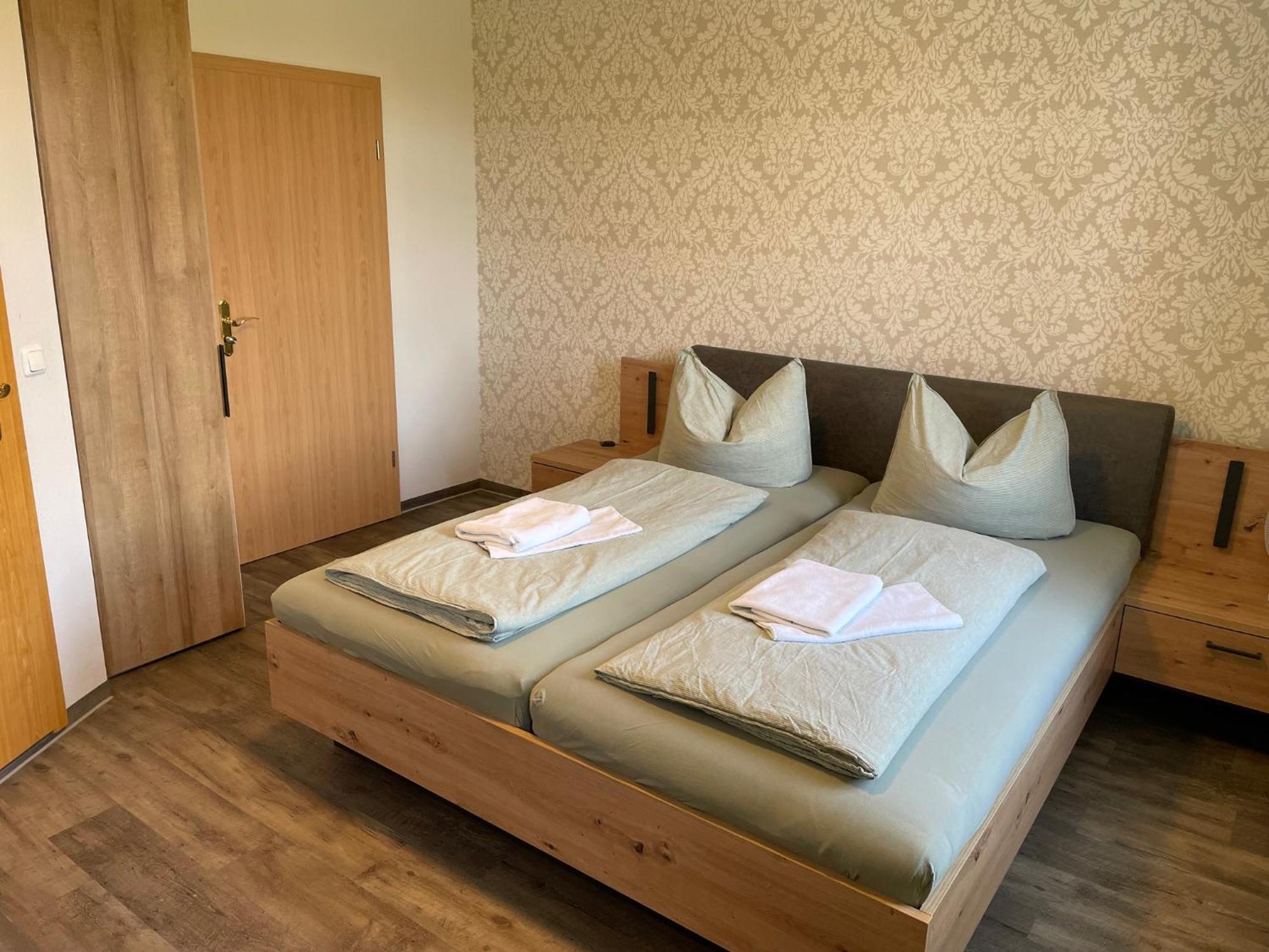 Appartments Zur Schlosswache Delitzsch Esterno foto